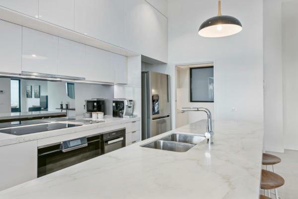 ملبورن Experience Platinum Hotel Apartments المظهر الخارجي الصورة
